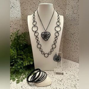 Black metal jewelry set
